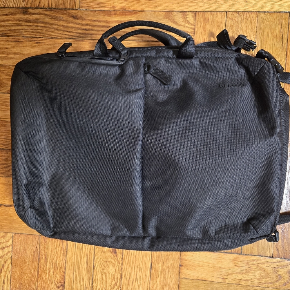 Incase Two-Way Convertible Brief - Picture 2 of 10